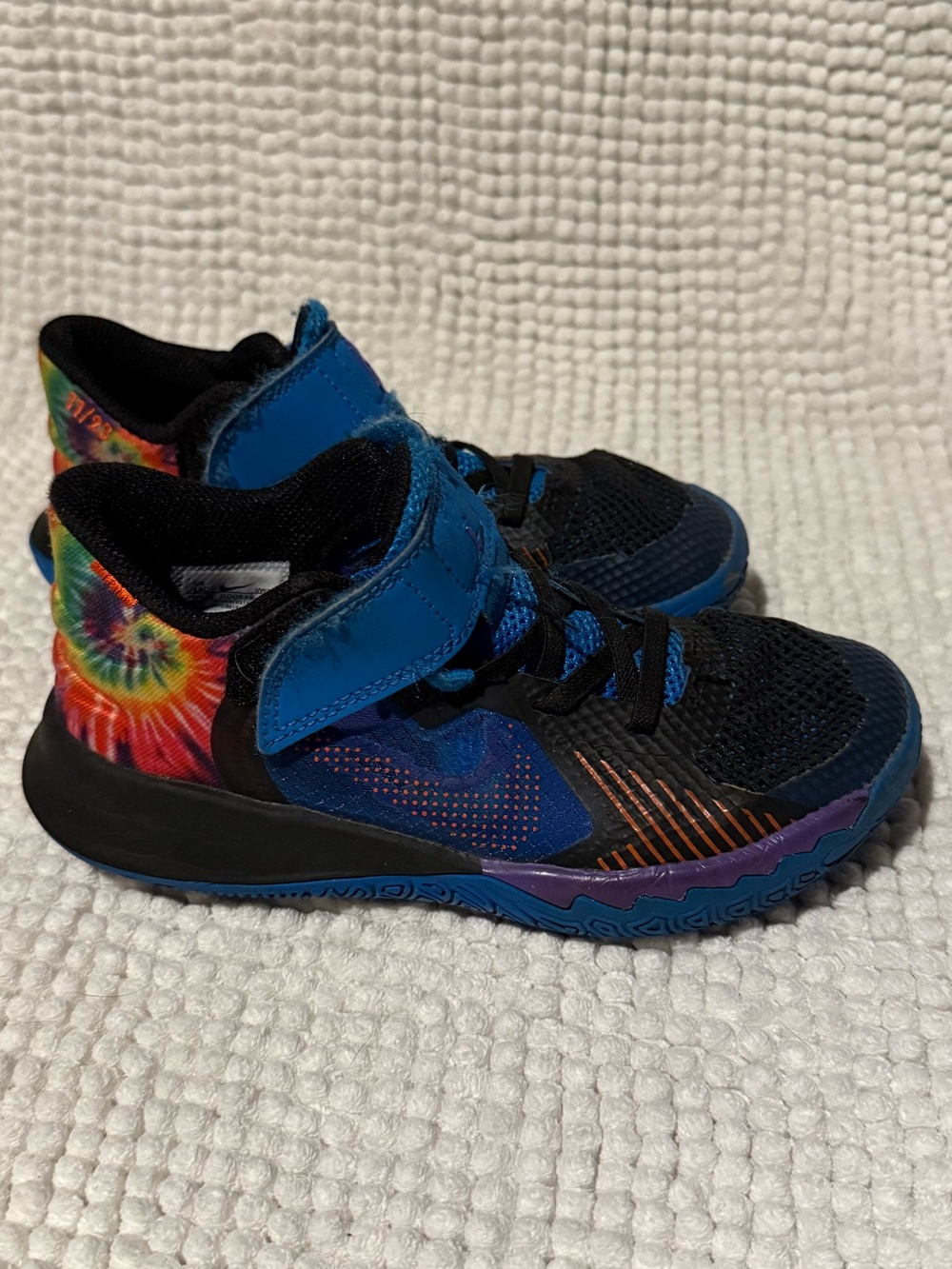 Nike Kids Black and Blue Sneakers with Multicolor Tie-Dye Heel
